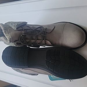 Cliffs boots NWT